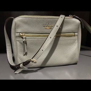 Beautiful Kate spade crossbody gray bag. Perfect condition!